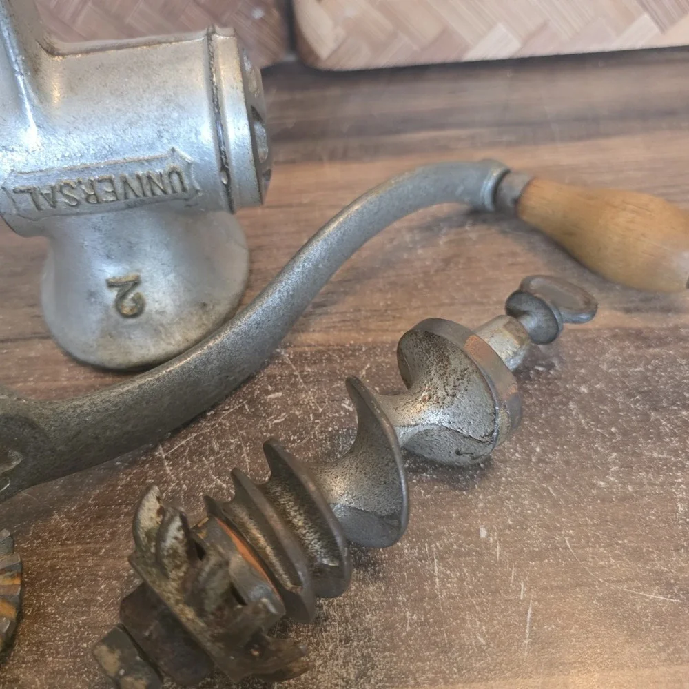 Vintage Cast Iron Universal Food Grinder #2‎ Meat Grinder Table Top Made in USA